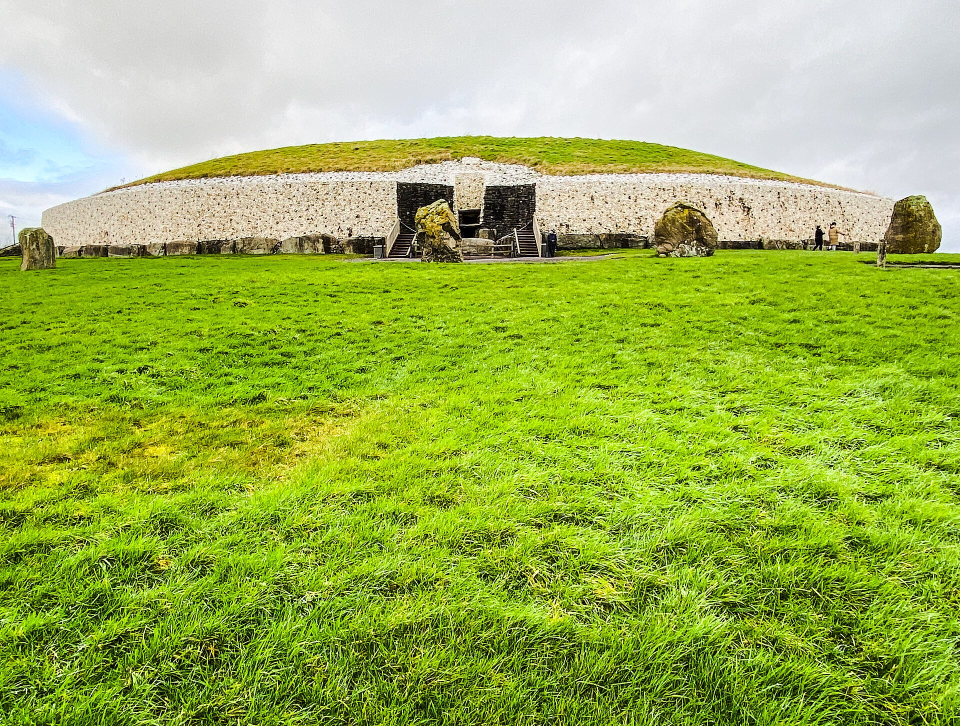 Newgrange passage tomb — the white quartz mound at Brú na Bóinne, County Meath